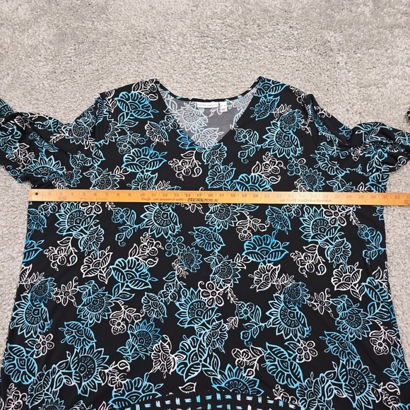 Susan Graver Top Womens 4X Blue Black Floral 3/4 Sleeve Liquid Knit Stretch - Picture 7 of 10